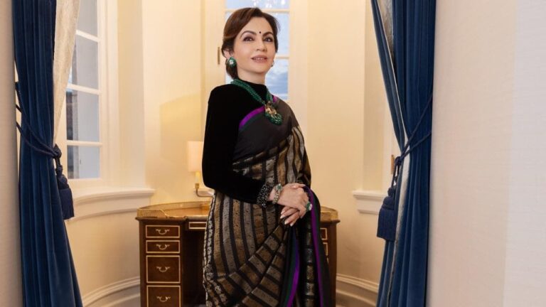 ட்ரம்புடனான விருந்தில் காஞ்சிபுரம் பட்டு புடவை கட்டி வந்த நீதா அம்பானி!